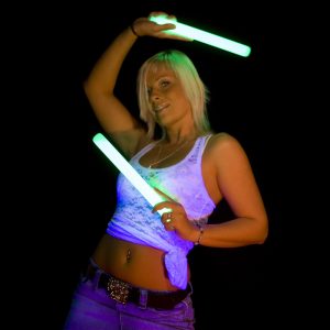 Leuchtende Monster-Knicklichter bei einem Eventlights Fotoshooting